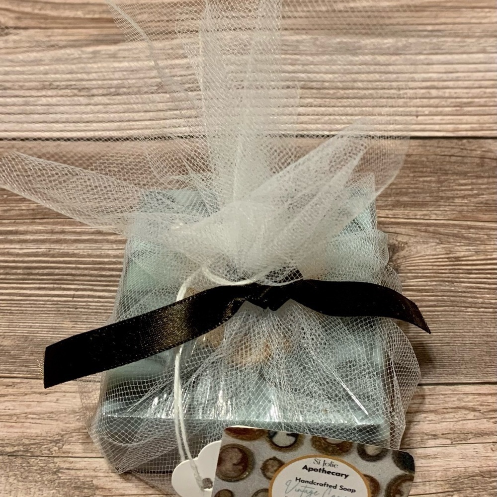 Hand Crafted Vintage-Inspired Soap with Soap Cameo Brooch for Mothers Day - Picture 3 of 7